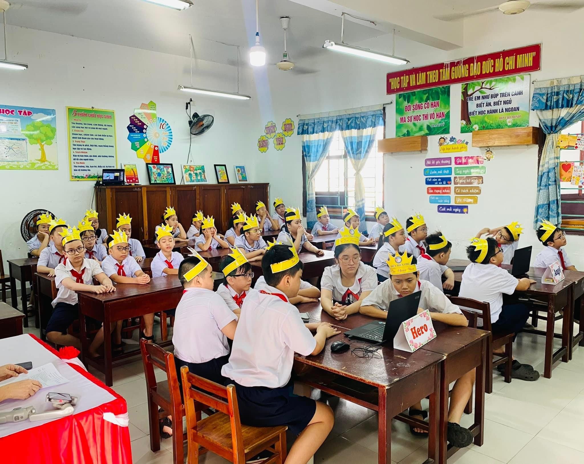 TRƯỜNG TIỂU HỌC HƯNG ĐÔNG ĐÃ PHỐI HỢP TỔ CHỨC DẠY HỌC KẾT NỐI MÔN TIẾNG ANH VỚI NỘI DUNG DẠY HỌC LỊCH SỬ ĐỊA PHƯƠNG
